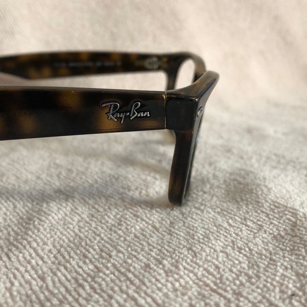 Ray-Ban Tortoiseshell Wayfarers - Picture 2 of 3